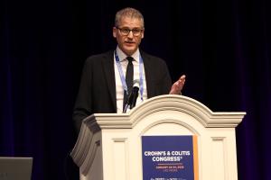 Dr. Florian Rieder delivering the Congress Keynote